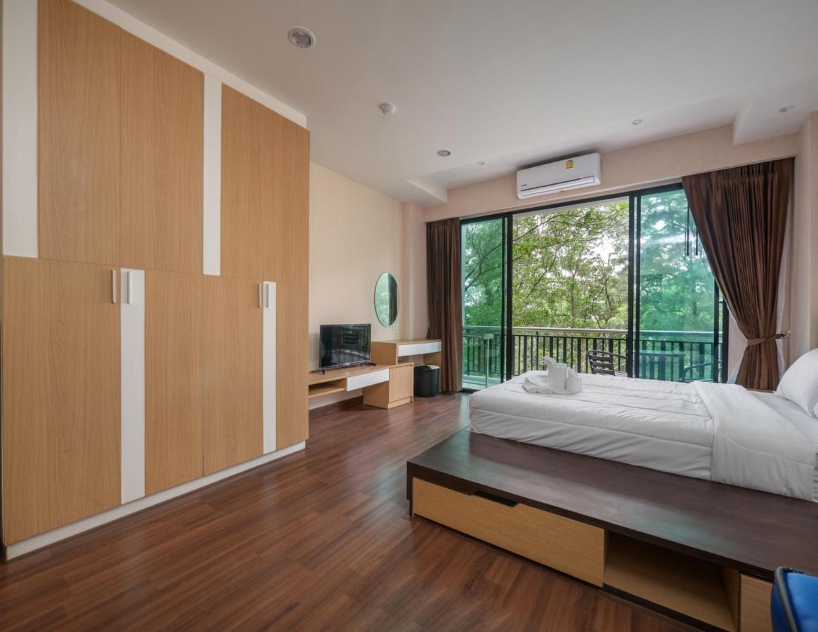 Naithon Beachfront Condotel Esterno foto