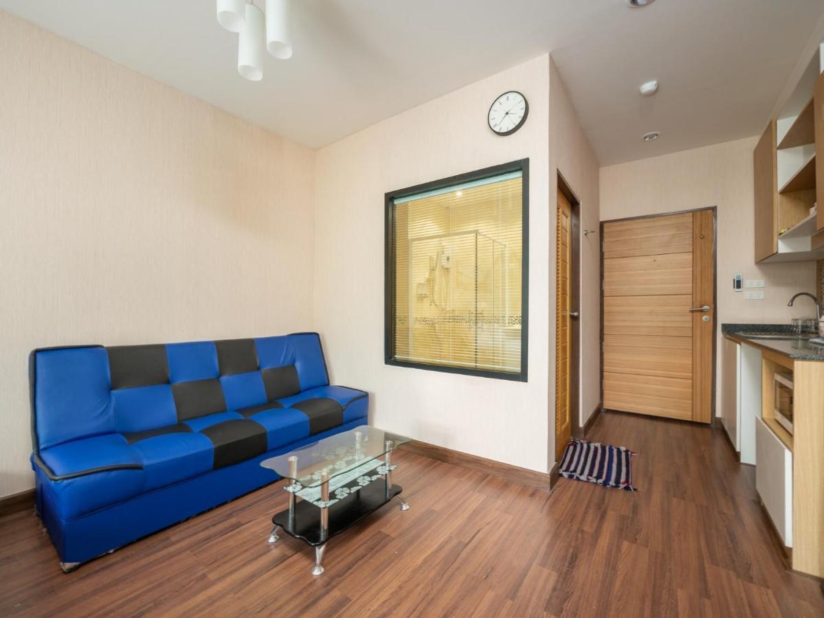 Naithon Beachfront Condotel Esterno foto