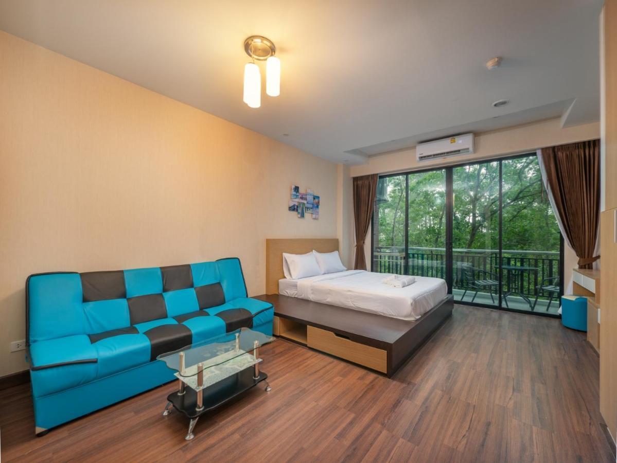 Naithon Beachfront Condotel Esterno foto