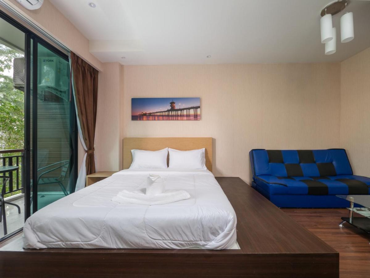 Naithon Beachfront Condotel Esterno foto